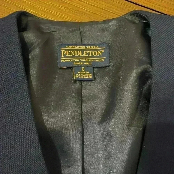 Pendleton Women’s Blazer Blue sz 6 Virgin Wool - Picture 3 of 8